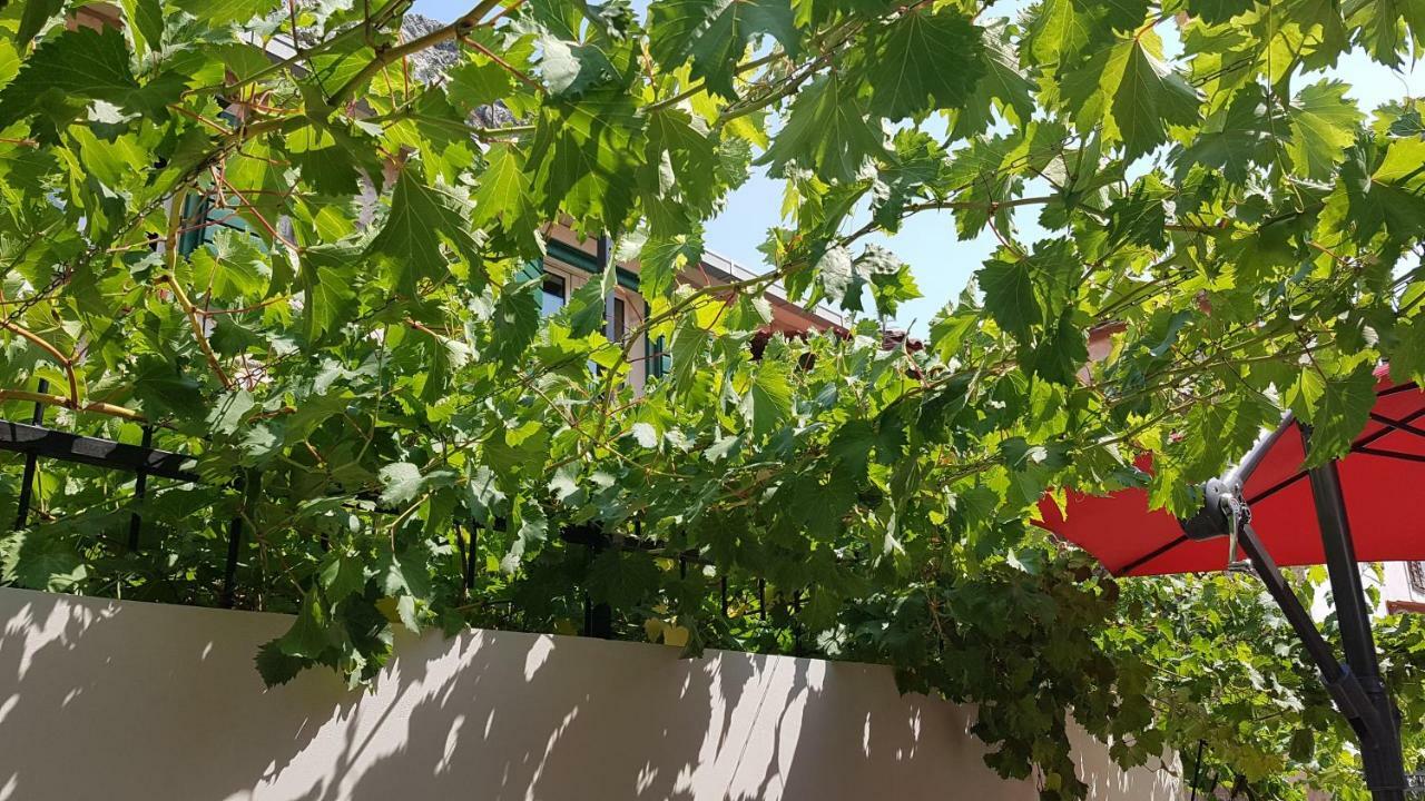 Apartment 22 Omiš Exterior foto